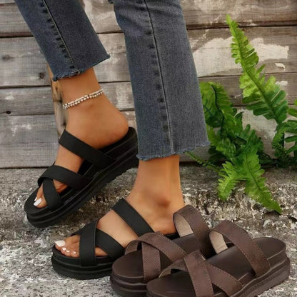 Stützende und trendige orthopädische Sandalen