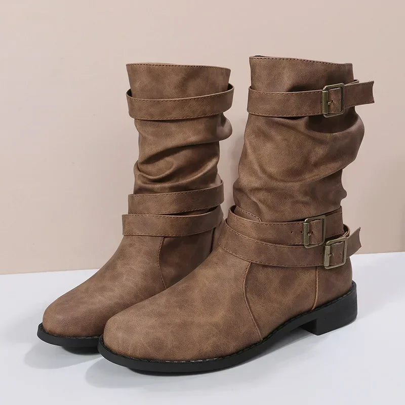 Moderne und stützende orthopädische Stiefel